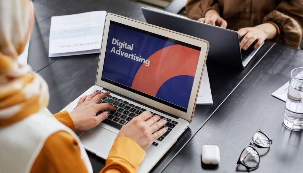 How to get clients for a social media agency